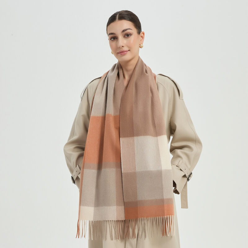 Della Check Cashmere Scarf – Image 2