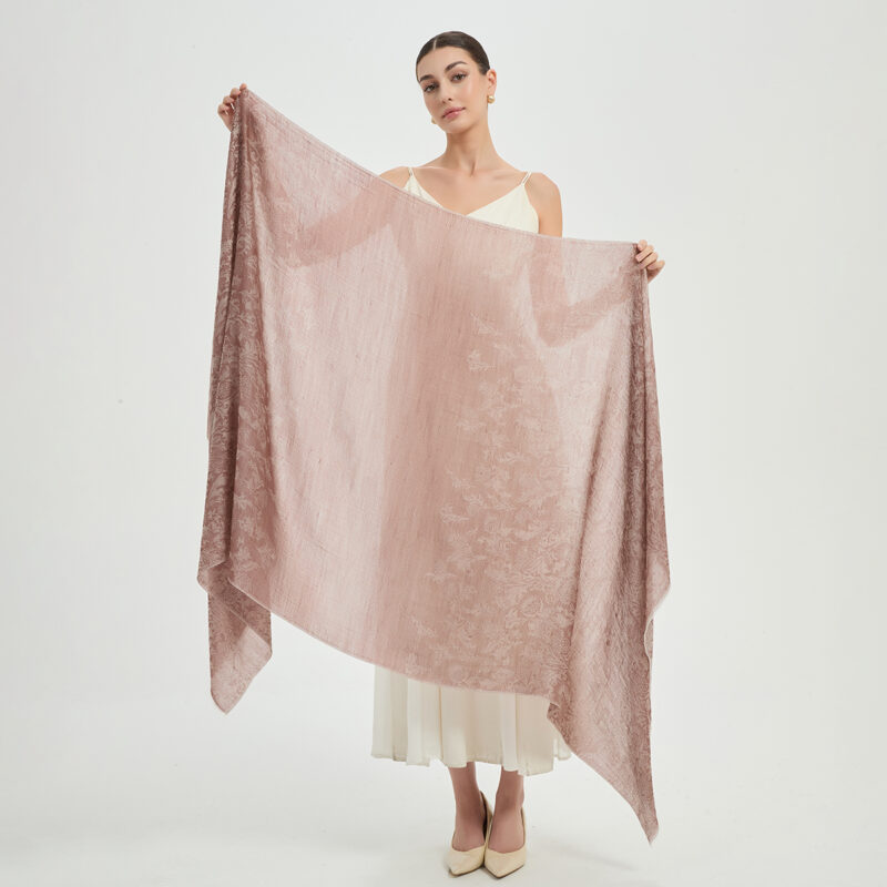 Sciarpa Kaeli in cashmere leggera come una piuma - Rosa del deserto - immagine 2