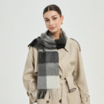 Écharpe en cachemire à carreaux Reya