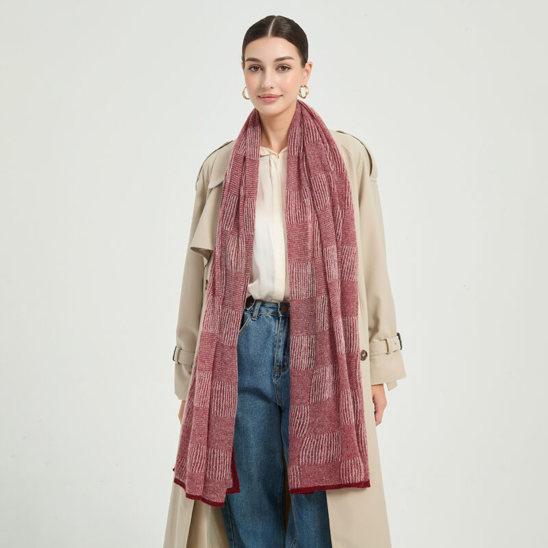 Écharpe en cachemire Elora Airweave - Bourgogne – Image 4