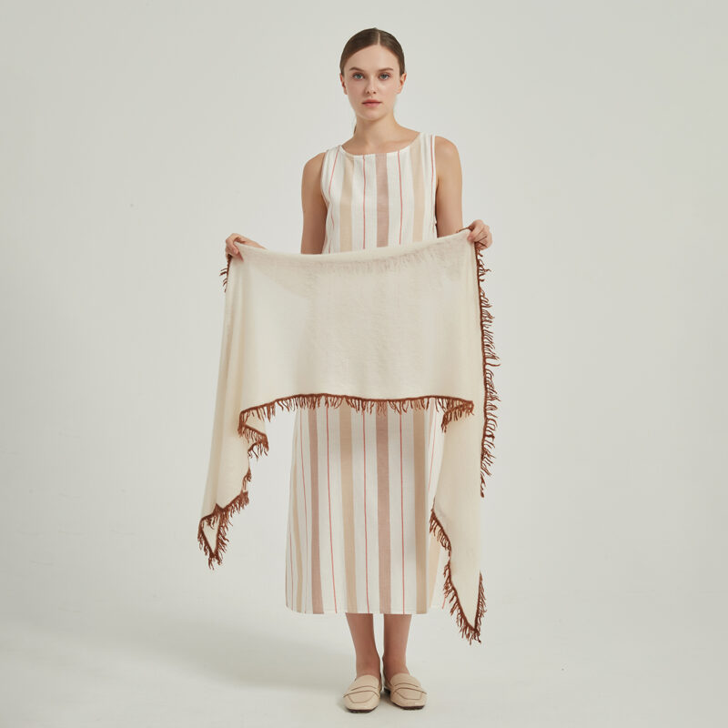 Hena Cloudlight Cashmere Scarf - White - Image 2