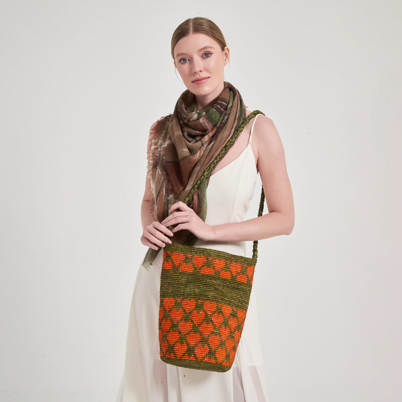 Sac à bandoulière en raphia Clady – Image 2