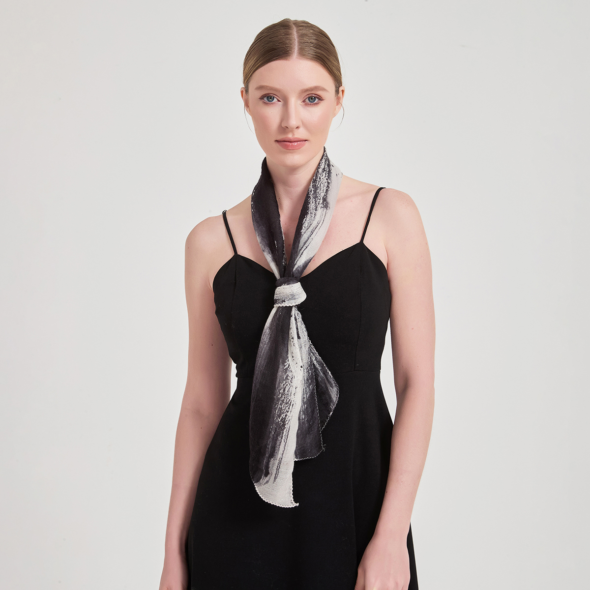 lise 8351 Lise Featherlight Cashmere Neck Scarf - Black - Image 1