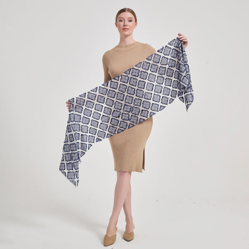 Sciarpa in cashmere Belle Featherlight - immagine 2