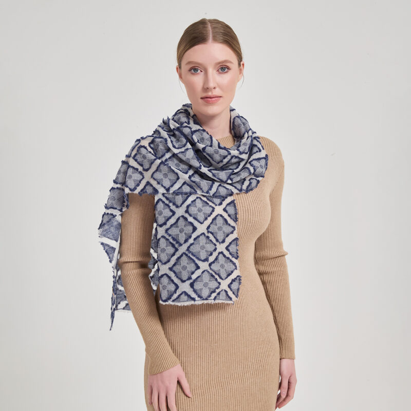 Sciarpa in cashmere Belle Featherlight - immagine 4