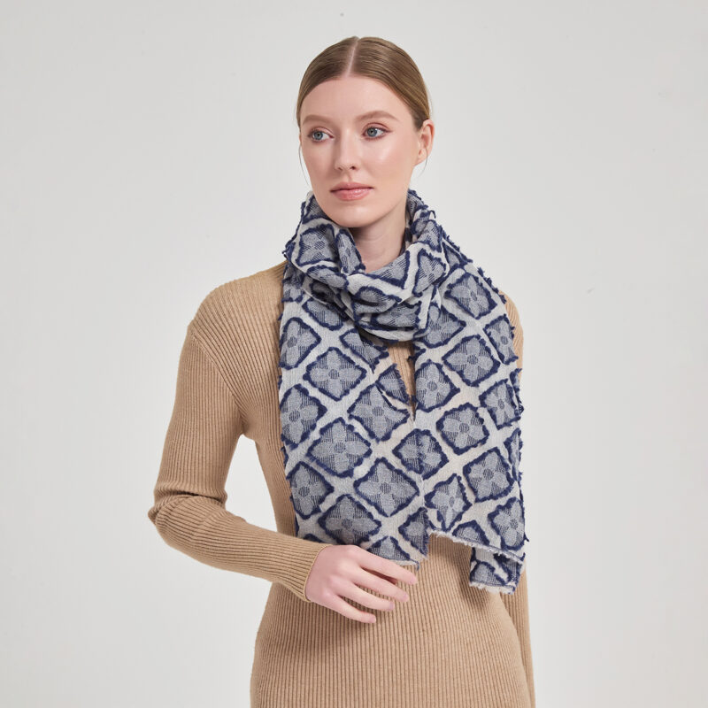 Sciarpa in cashmere Belle Featherlight - immagine 3