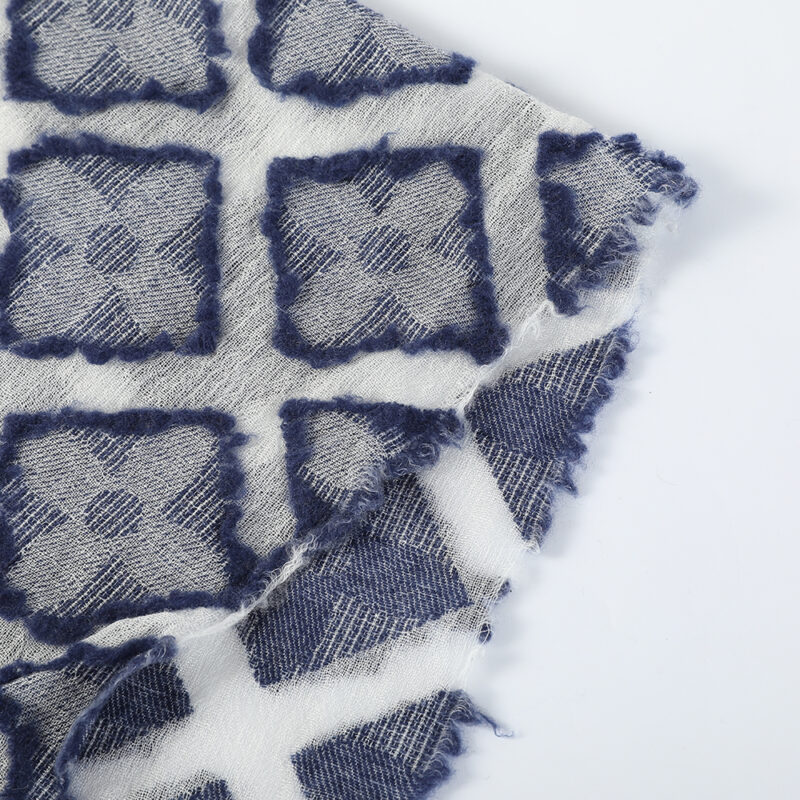 Sciarpa in cashmere Belle Featherlight - immagine 7